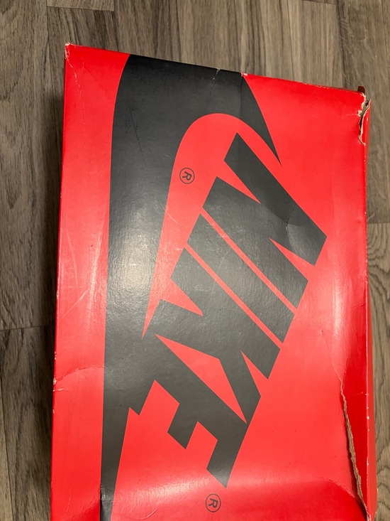 Nike Air Jordan 1 High Metallic Silver and Black - Picture 7 of 7